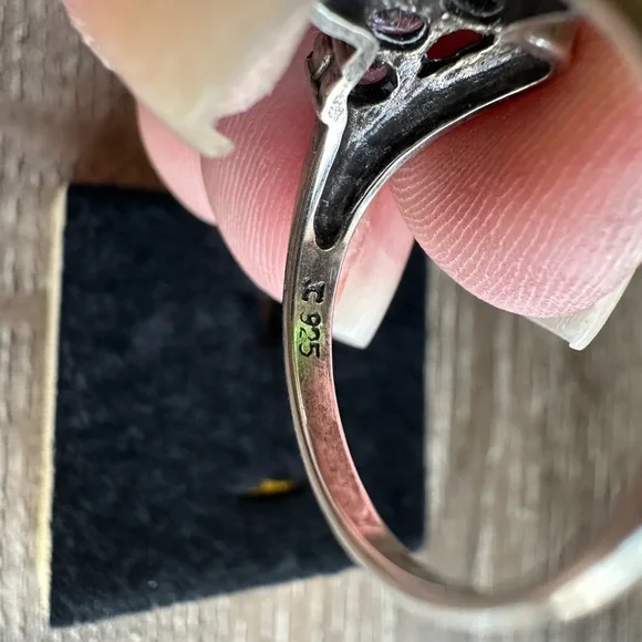Elegant Sterling silver 925 ring with pink gemstone Marcasite accents size 8 - Picture 7 of 8